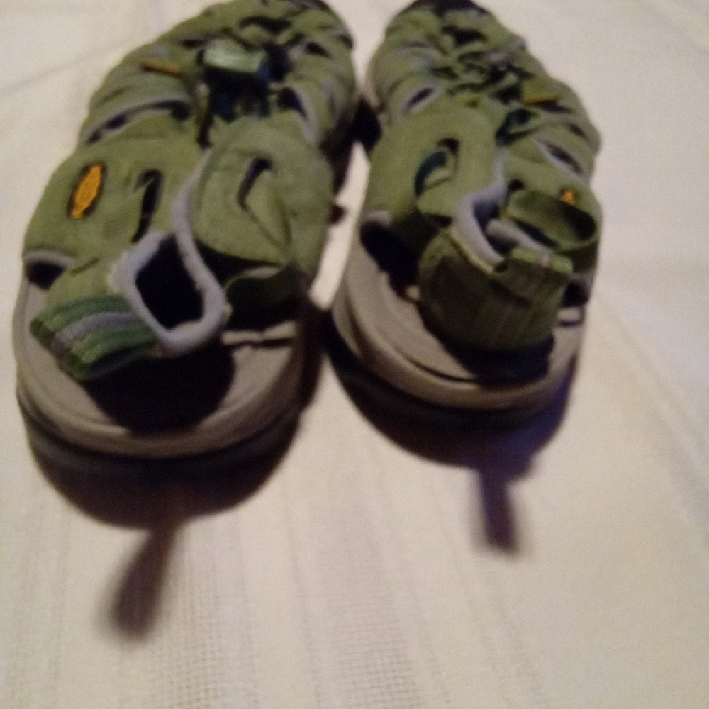 Adult Keens Green Outdoor Sandals Size 10 - Picture 5 of 7